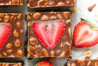 Creamy Chocolate Strawberry No-Bake Squares