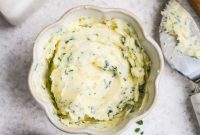 Golden Garlic Spread