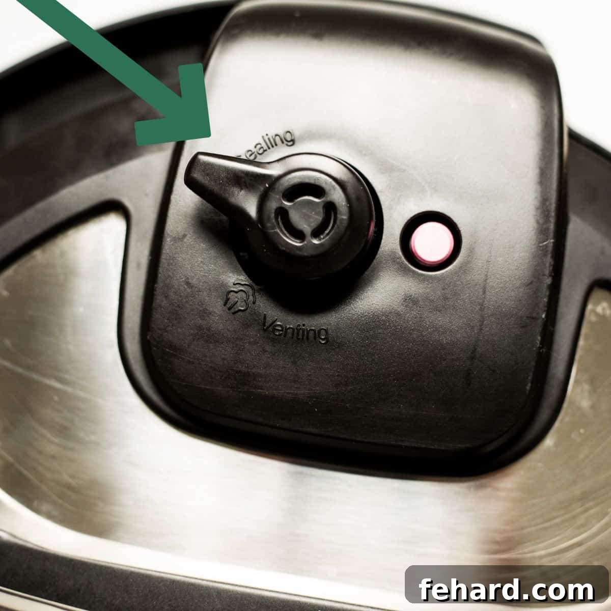 Arrow pointing to venting knob pointed to sealing on Instant Pot Duo.