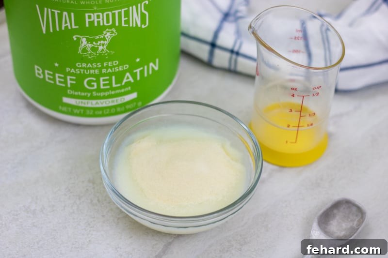 Gelatin in panna cotta recipe Visual guide on how to bloom gelatin by sprinkling it over liquid