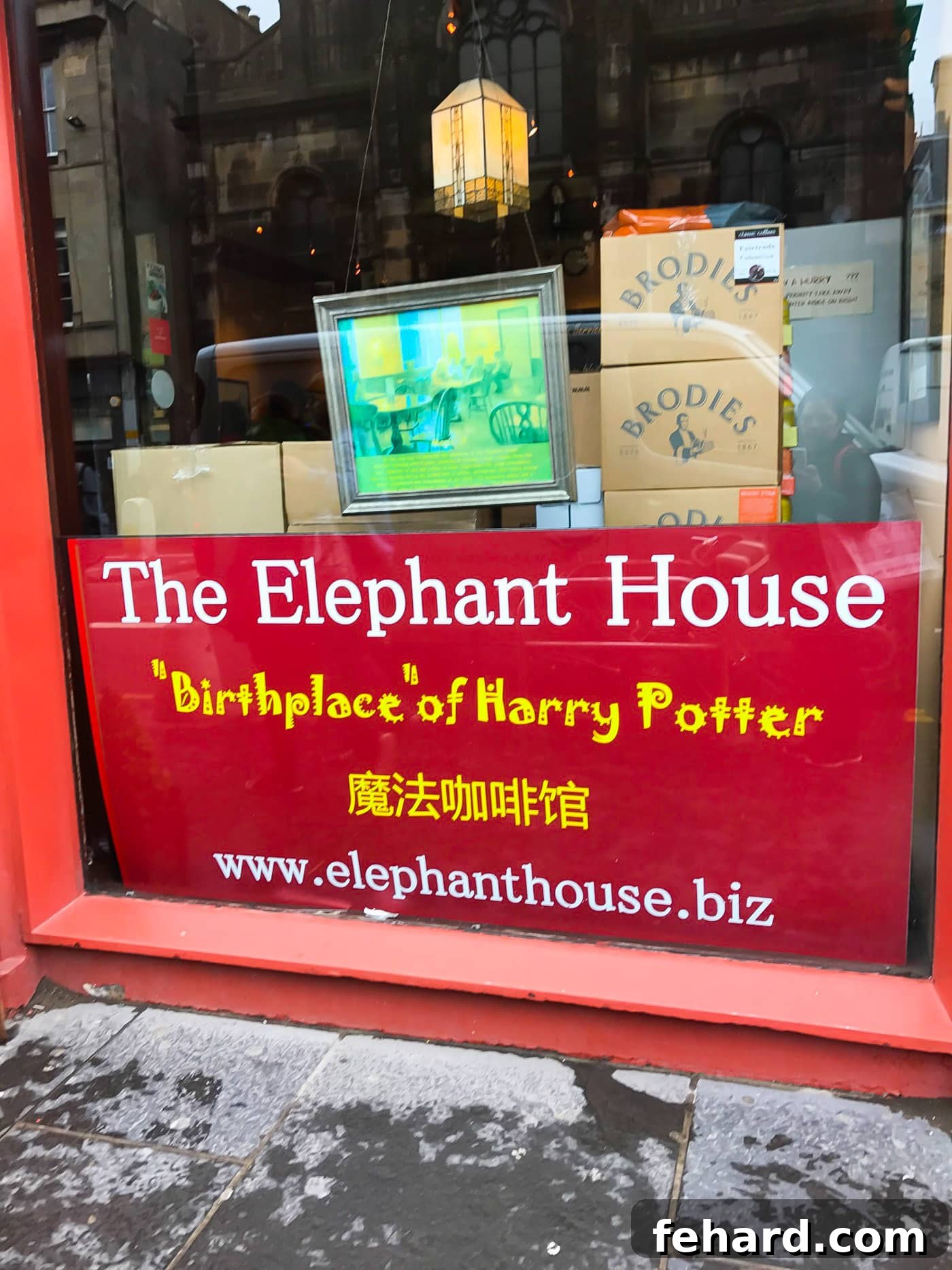 The charming window display of The Elephant House, a famous coffee pub in Edinburgh