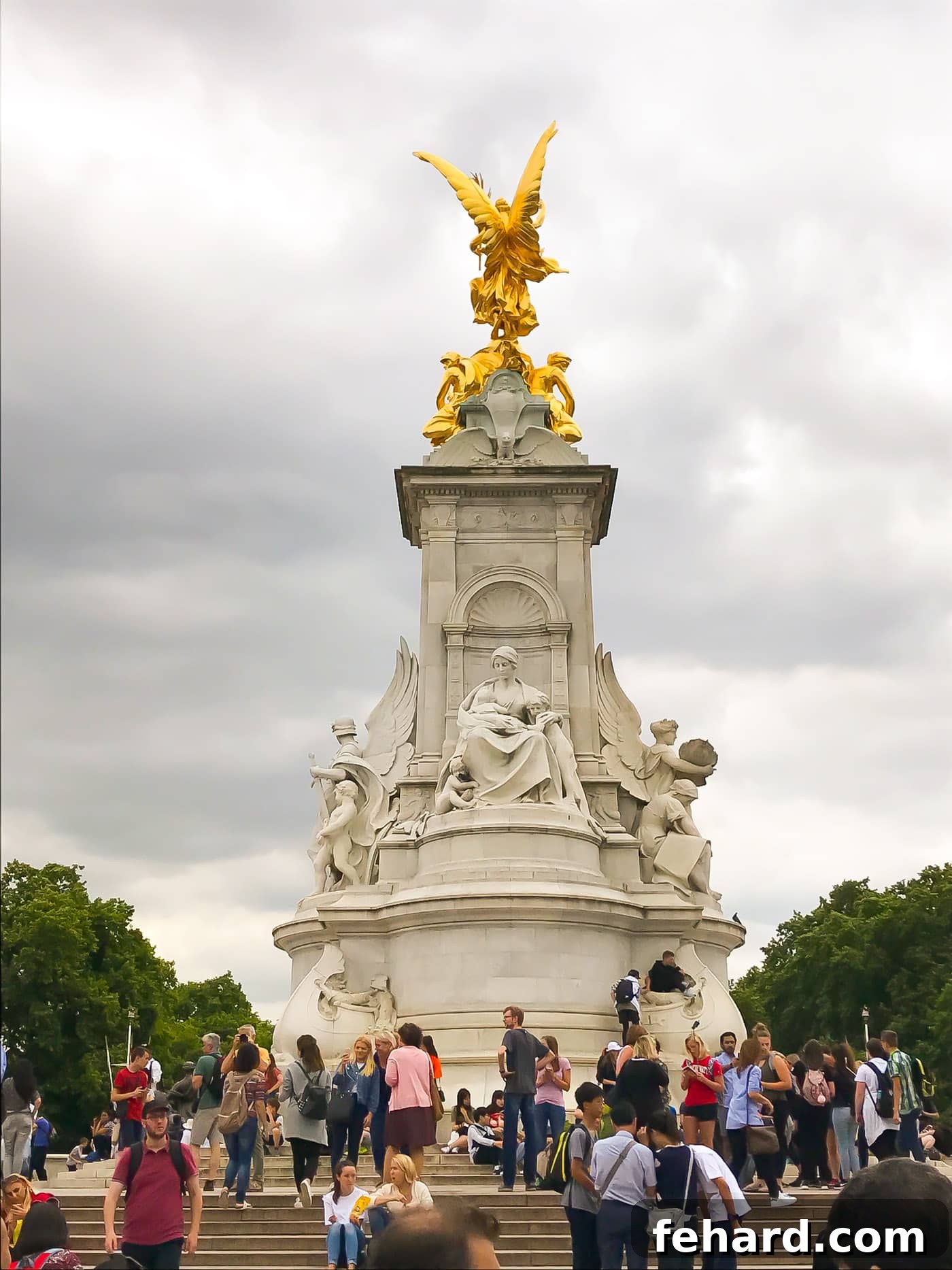 The impressive Victoria Memorial in London, a tribute to Queen Victoria