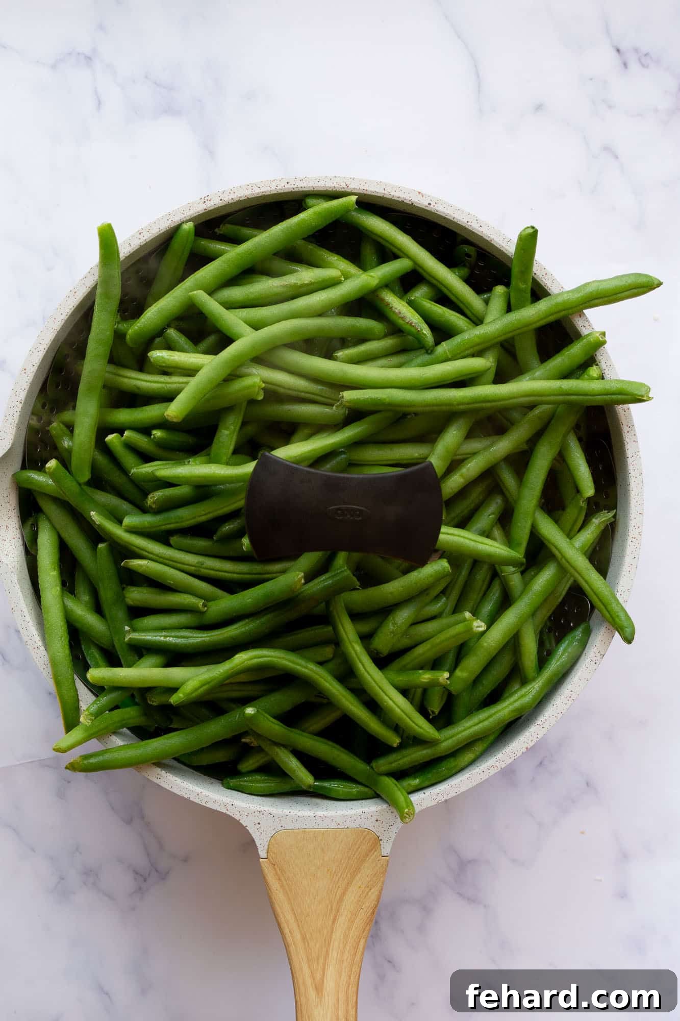 green beans in a skillet