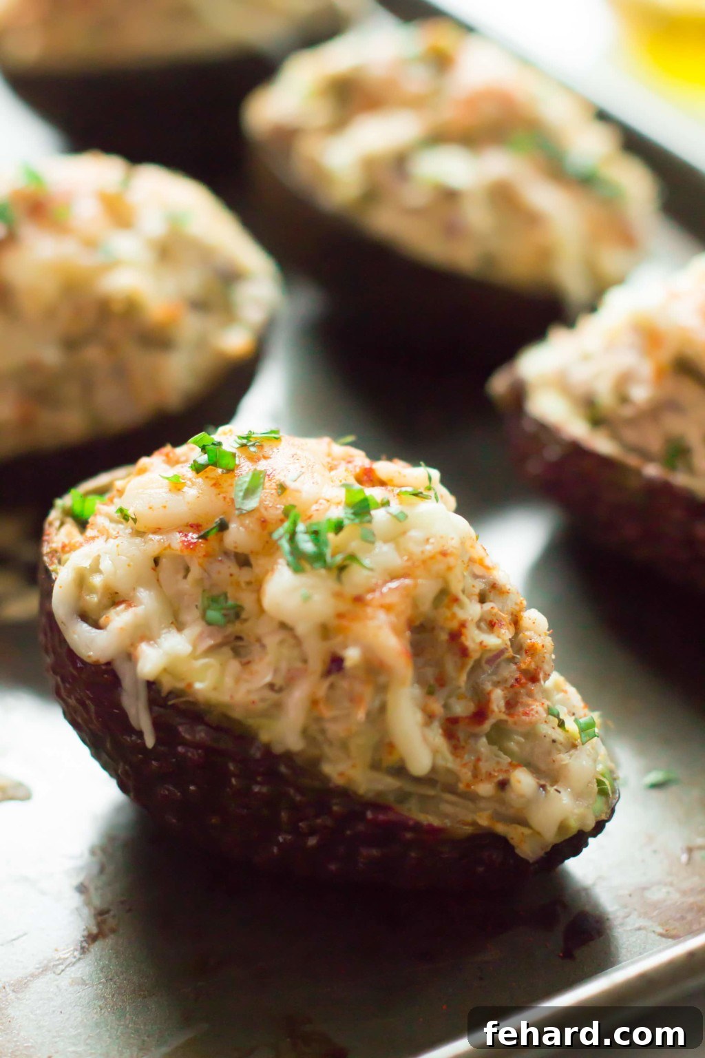 Healthy Avocado Tuna Boats - A quick, easy, and delicious gluten-free, dairy-free, paleo-friendly, and low-carb recipe for a healthy snack, lunch, or light dinner.